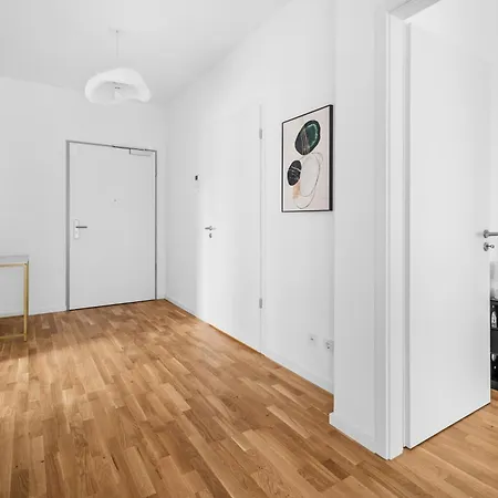 Exquis Iconic 2br Alessi I Balcony I Mercedes & Us Army I Parking I Stuttgart アパート