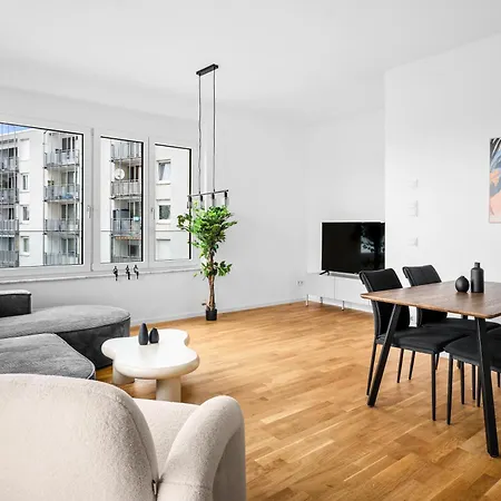 Exquis Iconic 2br Alessi I Balcony I Mercedes & Us Army I Parking I Stuttgart * ベーブリンゲン